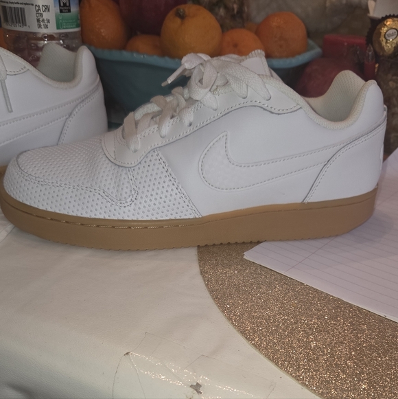 Shoes - Picture 2 of 9